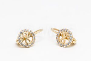 Pridané do zoznamu, Patentové náušnice zlaté AUNAUP000129, cena <span class="woocommerce-Price-amount amount"><bdi>270,00&nbsp;<span class="woocommerce-Price-currencySymbol">&euro;</span></bdi></span>.