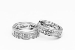 Pridané do zoznamu, Kruhové náušnice strieborné AGNAUK000186, cena <span class="woocommerce-Price-amount amount"><bdi>46,00&nbsp;<span class="woocommerce-Price-currencySymbol">&euro;</span></bdi></span>.