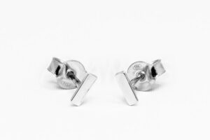 Pridané do zoznamu, Napichovacie náušnice strieborné AGNAUN000488, cena <span class="woocommerce-Price-amount amount"><bdi>11,00&nbsp;<span class="woocommerce-Price-currencySymbol">&euro;</span></bdi></span>.