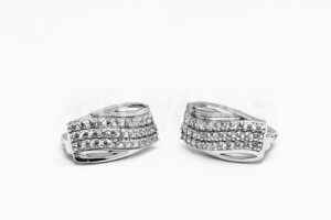 Pridané do zoznamu, Patentové náušnice zlaté AUNAUP000207, cena <span class="woocommerce-Price-amount amount"><bdi>459,00&nbsp;<span class="woocommerce-Price-currencySymbol">&euro;</span></bdi></span>.