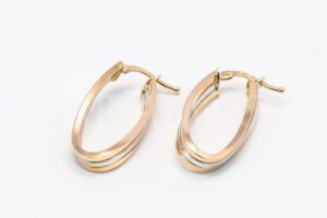 Pridané do zoznamu, Kruhové náušnice zlaté AUNAUK000173, cena <span class="woocommerce-Price-amount amount"><bdi>549,00&nbsp;<span class="woocommerce-Price-currencySymbol">&euro;</span></bdi></span>.