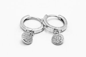 Pridané do zoznamu, Kruhové náušnice strieborné AGNAUK000243, cena <span class="woocommerce-Price-amount amount"><bdi>28,00&nbsp;<span class="woocommerce-Price-currencySymbol">&euro;</span></bdi></span>.