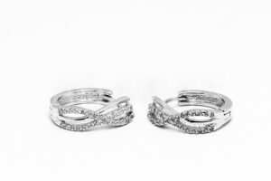 Pridané do zoznamu, Kruhové náušnice strieborné AGNAUK000252, cena <span class="woocommerce-Price-amount amount"><bdi>32,00&nbsp;<span class="woocommerce-Price-currencySymbol">&euro;</span></bdi></span>.