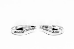 Pridané do zoznamu, Kruhové náušnice strieborné AGNAUK000257, cena <span class="woocommerce-Price-amount amount"><bdi>38,00&nbsp;<span class="woocommerce-Price-currencySymbol">&euro;</span></bdi></span>.