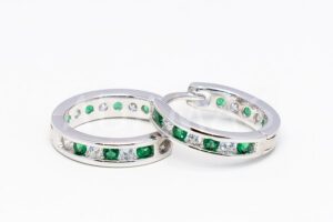 Pridané do zoznamu, Kruhové náušnice strieborné AGNAUK000280, cena <span class="woocommerce-Price-amount amount"><bdi>27,00&nbsp;<span class="woocommerce-Price-currencySymbol">&euro;</span></bdi></span>.