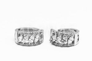 Pridané do zoznamu, Kruhové náušnice strieborné AGNAUK000284, cena <span class="woocommerce-Price-amount amount"><bdi>42,00&nbsp;<span class="woocommerce-Price-currencySymbol">&euro;</span></bdi></span>.