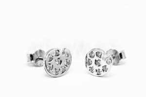 Pridané do zoznamu, Napichovacie náušnice strieborné AGNAUN000563, cena <span class="woocommerce-Price-amount amount"><bdi>12,00&nbsp;<span class="woocommerce-Price-currencySymbol">&euro;</span></bdi></span>.