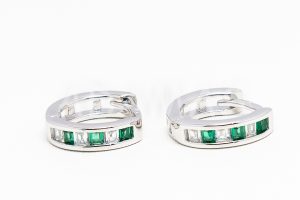 Pridané do zoznamu, Kruhové náušnice strieborné AGNAUK000471, cena <span class="woocommerce-Price-amount amount"><bdi>29,00&nbsp;<span class="woocommerce-Price-currencySymbol">&euro;</span></bdi></span>.