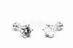 Pridané do zoznamu, Balónikové náušnice strieborné AGNAUB000218, cena <span class="woocommerce-Price-amount amount"><bdi>28,00&nbsp;<span class="woocommerce-Price-currencySymbol">&euro;</span></bdi></span>.