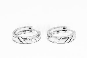 Pridané do zoznamu, Kruhové náušnice strieborné AGNAUK000506, cena <span class="woocommerce-Price-amount amount"><bdi>43,00&nbsp;<span class="woocommerce-Price-currencySymbol">&euro;</span></bdi></span>.