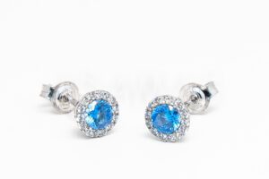 Pridané do zoznamu, Napichovacie náušnice zlaté AUNAUN000393, cena <span class="woocommerce-Price-amount amount"><bdi>189,00&nbsp;<span class="woocommerce-Price-currencySymbol">&euro;</span></bdi></span>.