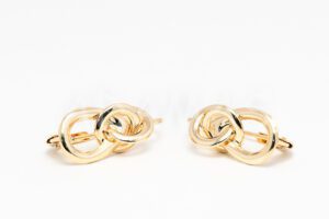 Pridané do zoznamu, Patentové náušnice zlaté AUNAUP000341, cena <span class="woocommerce-Price-amount amount"><bdi>432,00&nbsp;<span class="woocommerce-Price-currencySymbol">&euro;</span></bdi></span>.