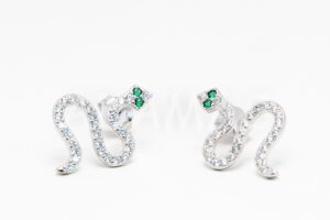 Pridané do zoznamu, Napichovacie náušnice strieborné AGNAUN000826, cena <span class="woocommerce-Price-amount amount"><bdi>29,00&nbsp;<span class="woocommerce-Price-currencySymbol">&euro;</span></bdi></span>.