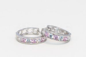 Pridané do zoznamu, Kruhové náušnice zlaté AUNAUK000357, cena <span class="woocommerce-Price-amount amount"><bdi>234,00&nbsp;<span class="woocommerce-Price-currencySymbol">&euro;</span></bdi></span>.