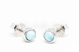 Pridané do zoznamu, Napichovacie náušnice strieborné AGNAUN000847, cena <span class="woocommerce-Price-amount amount"><bdi>33,00&nbsp;<span class="woocommerce-Price-currencySymbol" translate="no" dir="auto">&euro;</span></bdi></span>.