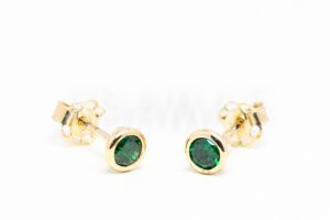 Pridané do zoznamu, Napichovacie náušnice zlaté AUNAUN000402, cena <span class="woocommerce-Price-amount amount"><bdi>117,00&nbsp;<span class="woocommerce-Price-currencySymbol" translate="no">&euro;</span></bdi></span>.