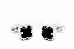 Pridané do zoznamu, Napichovacie náušnice strieborné AGNAUN000861, cena <span class="woocommerce-Price-amount amount"><bdi>15,00&nbsp;<span class="woocommerce-Price-currencySymbol" translate="no">&euro;</span></bdi></span>.