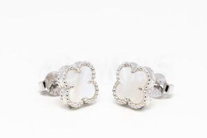 Pridané do zoznamu, Napichovacie náušnice strieborné AGNAUN000863, cena <span class="woocommerce-Price-amount amount"><bdi>24,00&nbsp;<span class="woocommerce-Price-currencySymbol" translate="no" dir="auto">&euro;</span></bdi></span>.