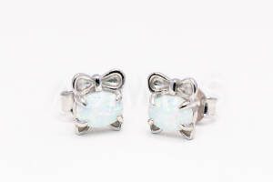 Pridané do zoznamu, Napichovacie náušnice strieborné AGNAUN000327, cena <span class="woocommerce-Price-amount amount"><bdi>19,00&nbsp;<span class="woocommerce-Price-currencySymbol">&euro;</span></bdi></span>.