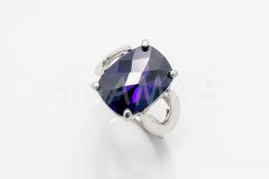Pridané do zoznamu, Dámsky prsteň strieborný s fialovým zirkónom AGPD000059, cena <span class="woocommerce-Price-amount amount"><bdi>45,00&nbsp;<span class="woocommerce-Price-currencySymbol">&euro;</span></bdi></span>.