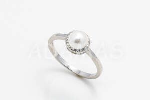 Pridané do zoznamu, Dámsky prsteň strieborný s umelou perlou AGPD000393, cena <span class="woocommerce-Price-amount amount"><bdi>27,00&nbsp;<span class="woocommerce-Price-currencySymbol">&euro;</span></bdi></span>.