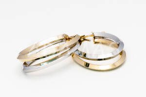 Pridané do zoznamu, Kruhové náušnice zlaté AUNAUK000039, cena <span class="woocommerce-Price-amount amount"><bdi>531,00&nbsp;<span class="woocommerce-Price-currencySymbol">&euro;</span></bdi></span>.