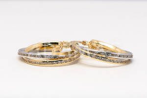 Pridané do zoznamu, Kruhové náušnice zlaté AUNAUK000107, cena <span class="woocommerce-Price-amount amount"><bdi>702,00&nbsp;<span class="woocommerce-Price-currencySymbol">&euro;</span></bdi></span>.