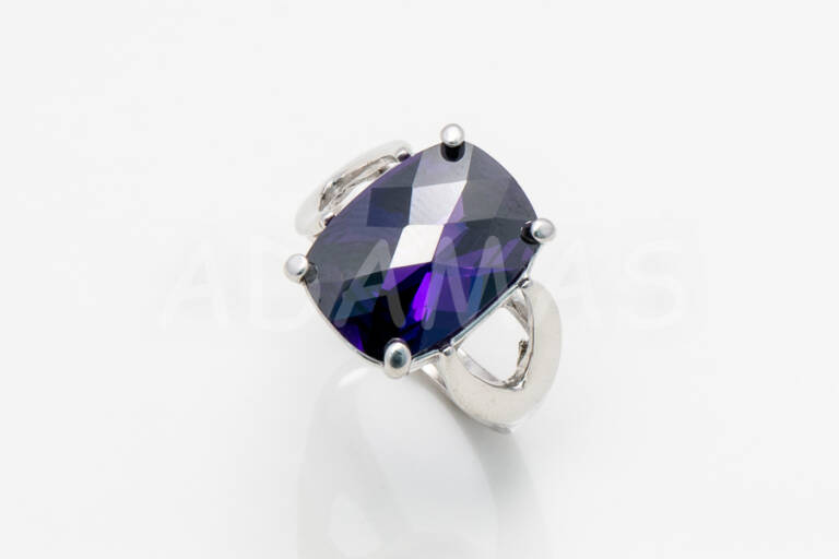 Dámsky prsteň strieborný s fialovým zirkónom AGPD000059