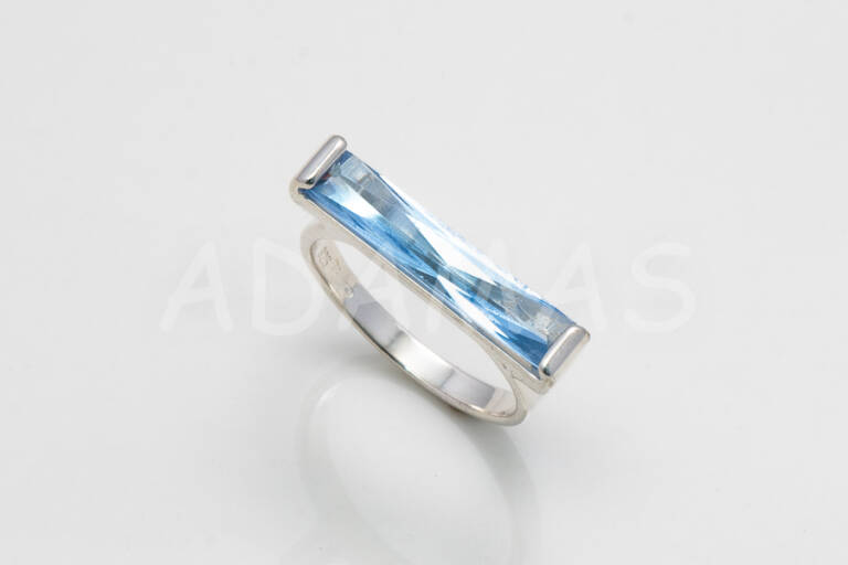 Dámsky prsteň strieborný s modrým zirkónom AGPD000106
