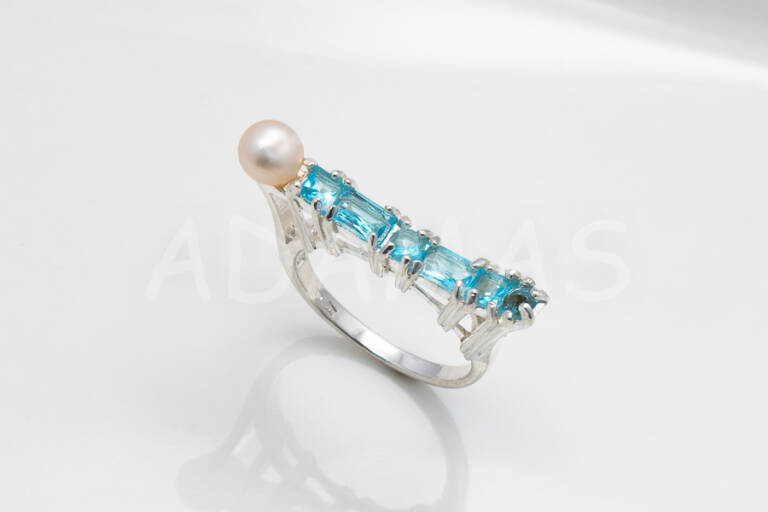 Dámsky prsteň strieborný s modrým zirkónom AGPD000134