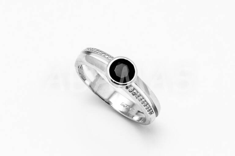 Dámsky prsteň strieborný s čiernym zirkónom AGPD000501
