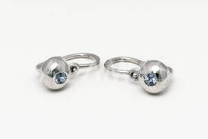 Pridané do zoznamu, Detské náušnice zlaté s modrým zirkónom AUNAUD000002, cena <span class="woocommerce-Price-amount amount"><bdi>234,00&nbsp;<span class="woocommerce-Price-currencySymbol" translate="no">&euro;</span></bdi></span>.